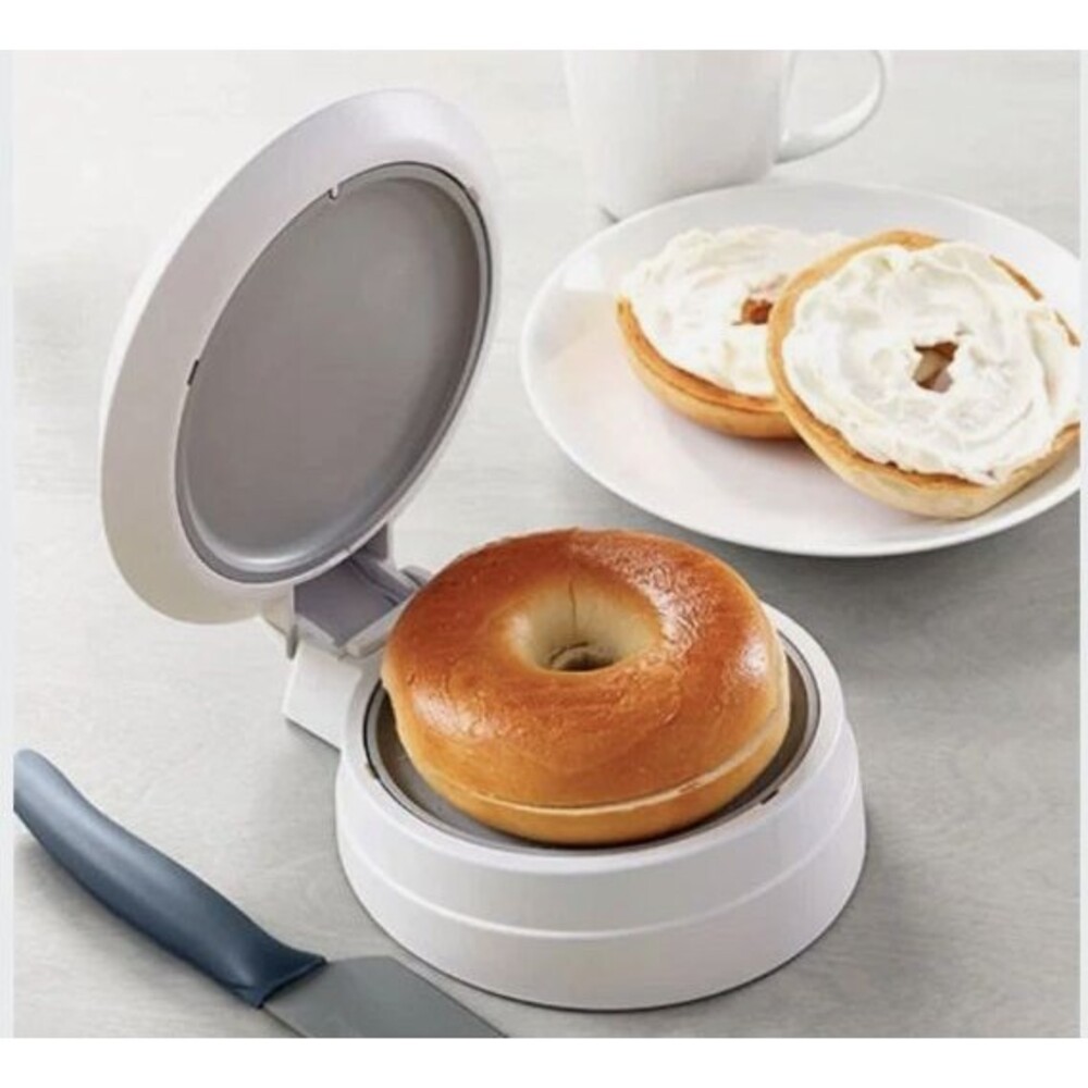 Pampered Chef Close and Cut Food Cutter bagel slicer burger press 1118